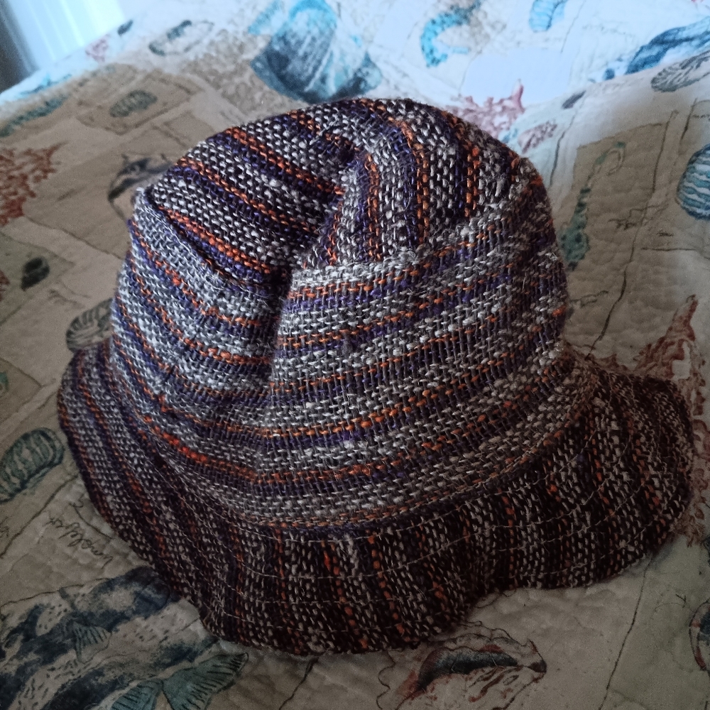 Bucket hat